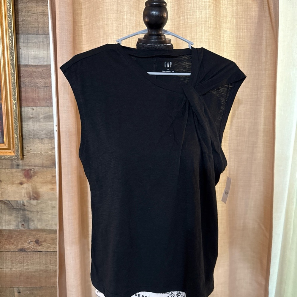 GAP Black Asymmetrical Muscle Tee
